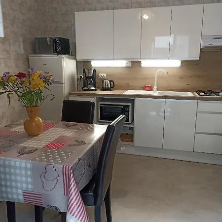 Apartman Isaline, Cyclamens T1 Bis-parking Prive